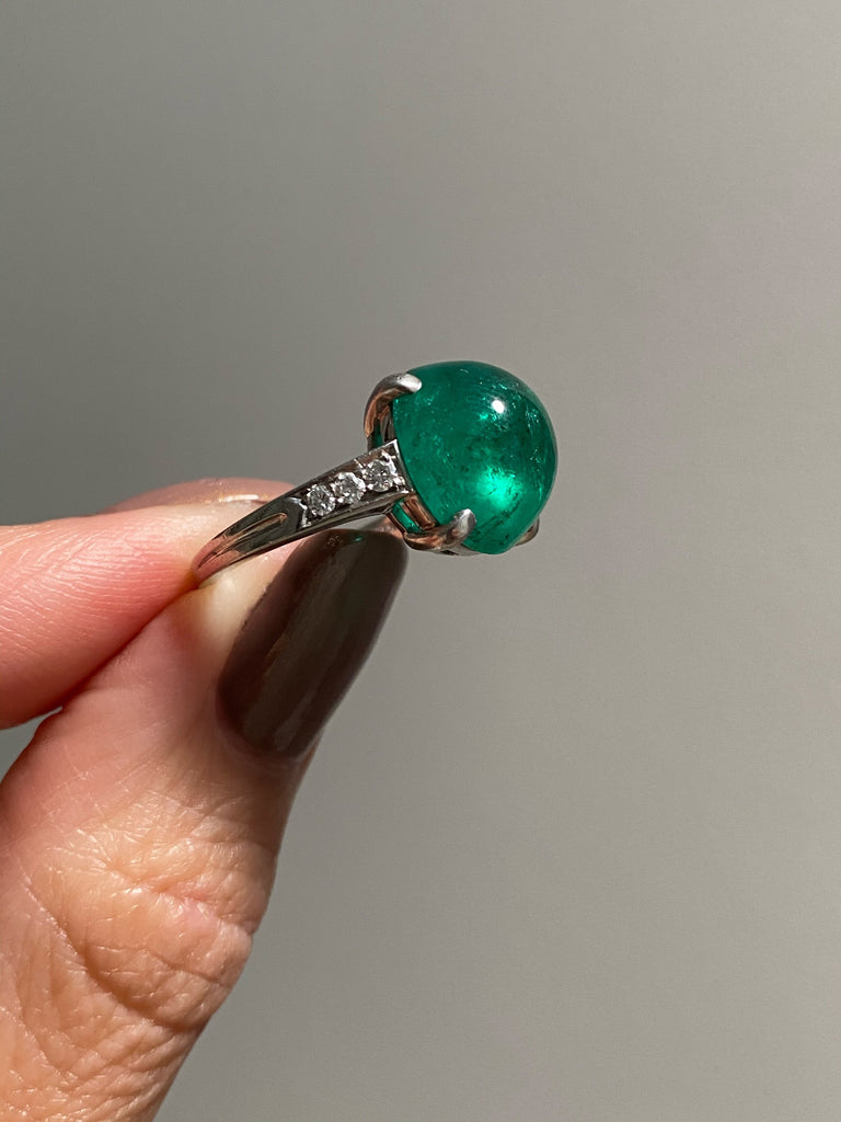 Antique cabochon emerald best sale ring